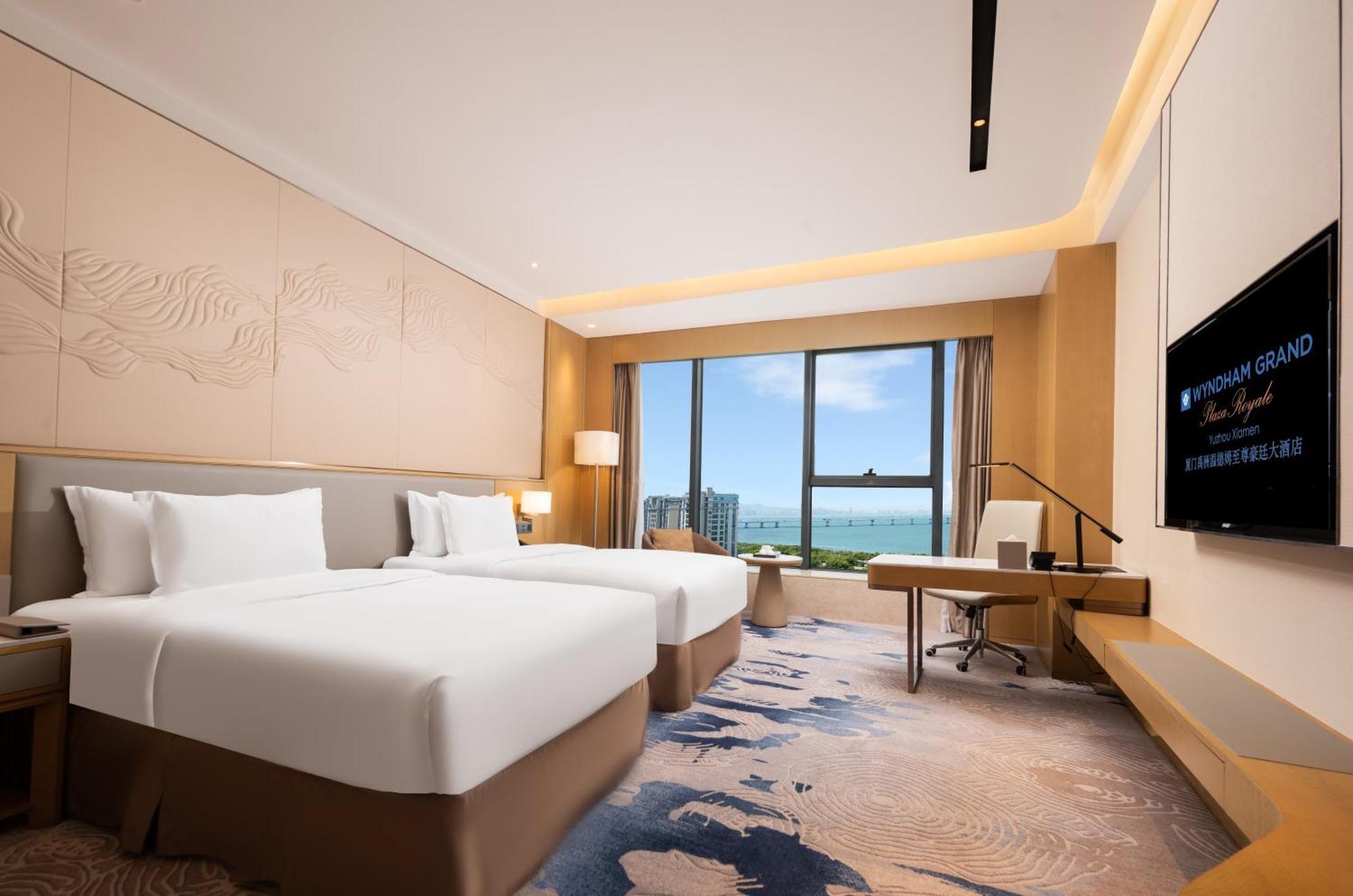 Wyndham Grand Plaza Royale Yuzhou Xiamen Wuyuan Bay Hotel Exterior photo