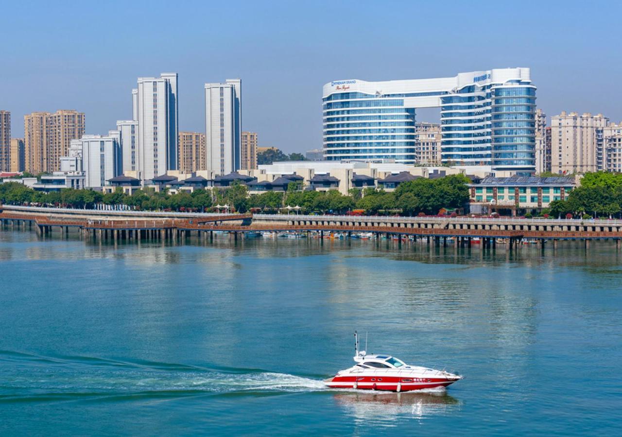 Wyndham Grand Plaza Royale Yuzhou Xiamen Wuyuan Bay Hotel Exterior photo
